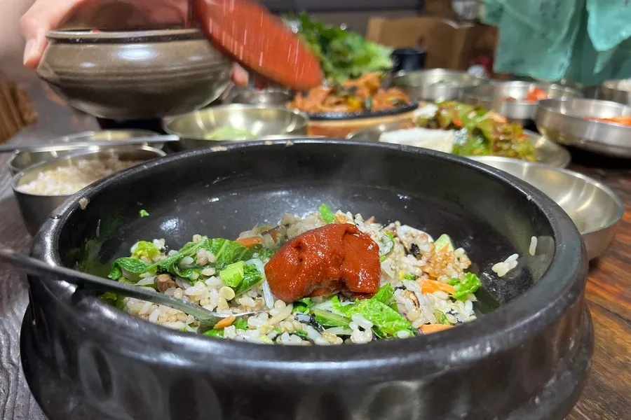 これぞ韓国の味！おこげが美味しい「石焼ビビンバ」